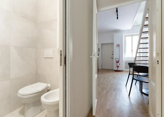 Lägenhet Navigli - Montevideo - Bilocale Su Due Piani